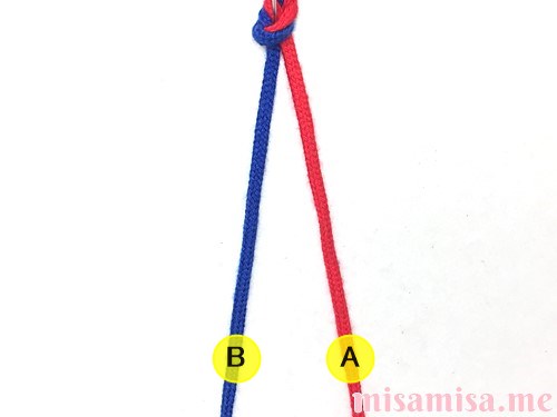 2色2本の左右結びミサンガの作り方手順3
