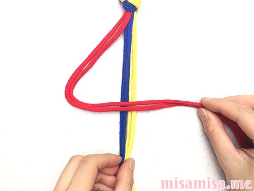 輪結びミサンガの作り方手順3
